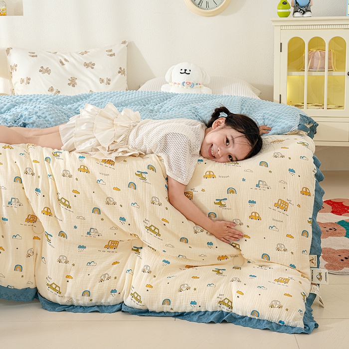 91家纺网 家纺一手货源 找家纺 芯恋家居 2025新款全棉皱皱纱双层纱豆豆被大豆被汽车总动员