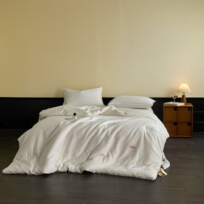 91家纺网 家纺一手货源 找家纺 （总）禧禾 2025新款彩丝厚织大提花羊绒蛋白蚕丝被子被芯