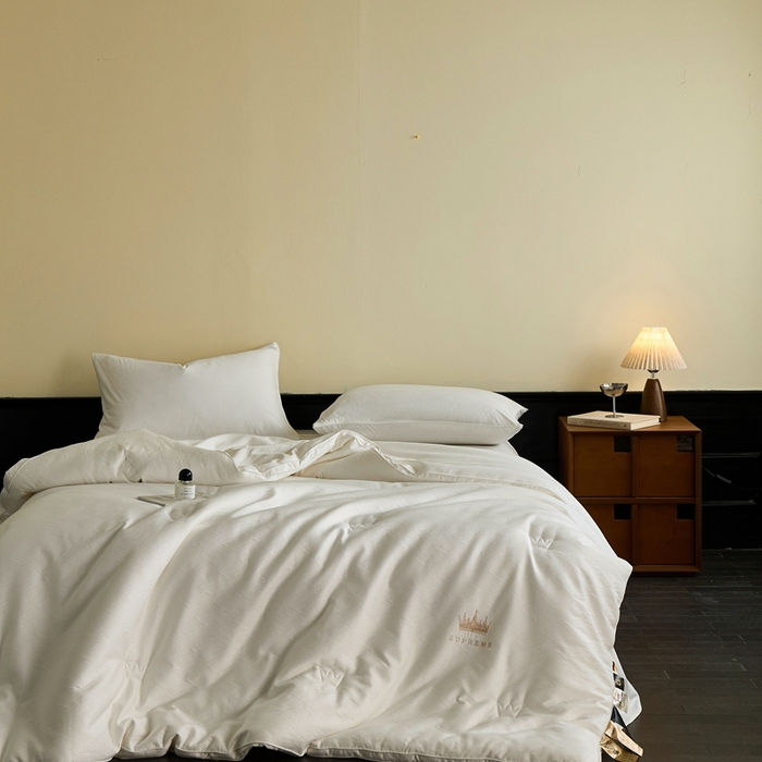 91家纺网 家纺一手货源 找家纺 （总）禧禾 2025新款彩丝厚织大提花羊绒蛋白蚕丝被子被芯