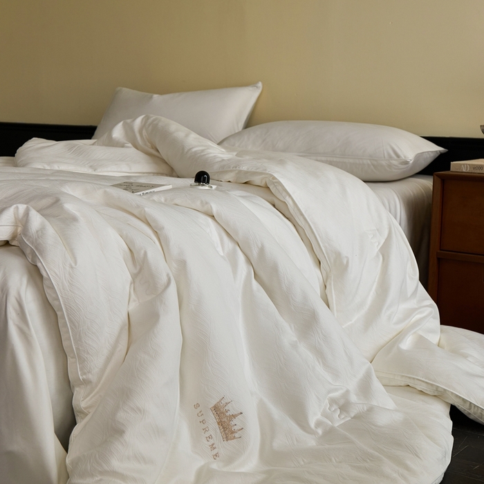 91家纺网 家纺一手货源 找家纺 （总）禧禾 2025新款彩丝厚织大提花羊绒蛋白蚕丝被子被芯