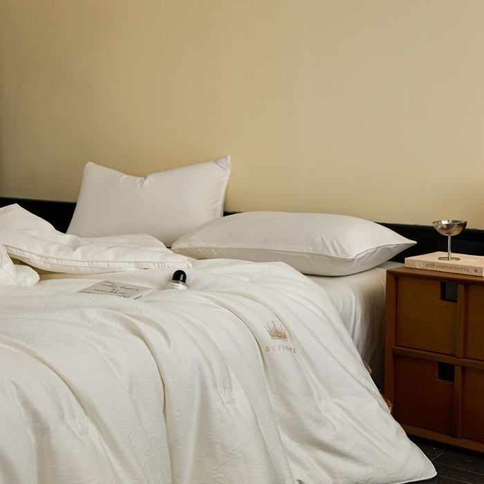 91家纺网 家纺一手货源 找家纺 （总）禧禾 2025新款彩丝厚织大提花羊绒蛋白蚕丝被子被芯