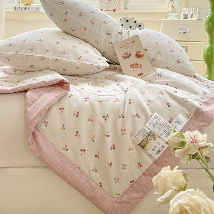 91家纺网 家纺一手货源 找家纺 憨豆家纺 2025新款双面全棉夏被可机洗小清新纯棉夏被薄被芯空调被子夏凉被 樱桃小果