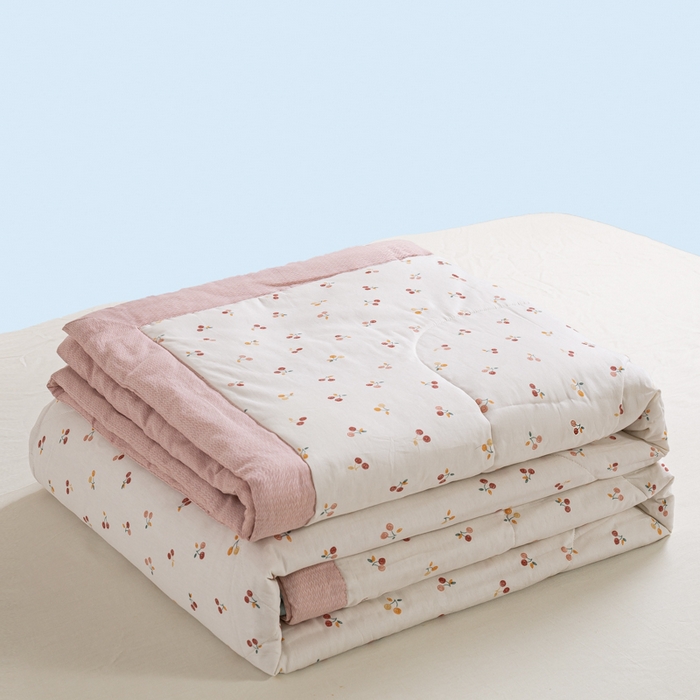 91家纺网 家纺一手货源 找家纺 憨豆家纺 2025新款双面全棉夏被可机洗小清新纯棉夏被薄被芯空调被子夏凉被 樱桃小果