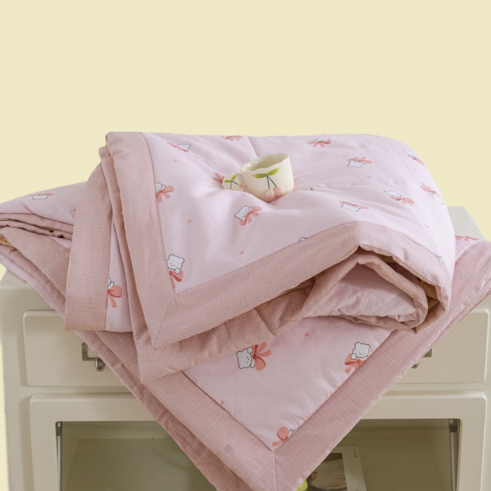 91家纺网 家纺一手货源 找家纺 憨豆家纺 2025新款双面全棉夏被可机洗小清新纯棉夏被薄被芯空调被子夏凉被 元气小熊