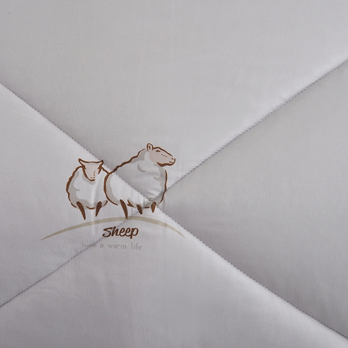 91家纺网 家纺一手货源 找家纺 美丽折家纺 2025新款羊绒被印花系列 印花灰色