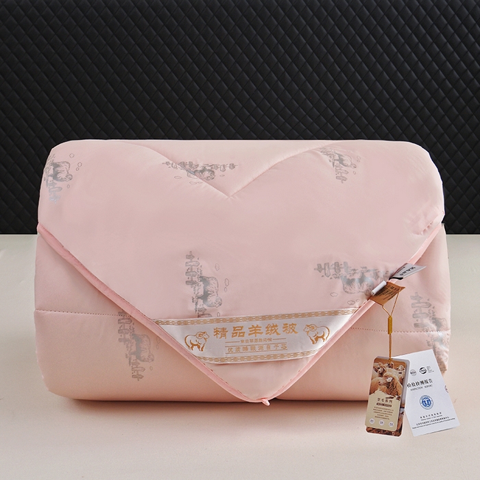 91家纺网 家纺一手货源 找家纺 美丽折家纺 2025新款羊绒被印花系列 印花玉色