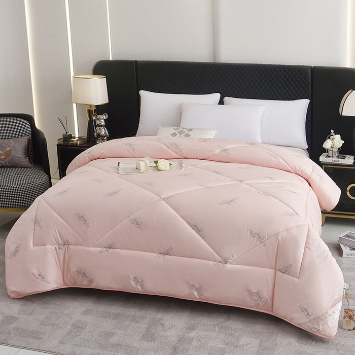 91家纺网 家纺一手货源 找家纺 美丽折家纺 2025新款羊绒被印花系列 印花玉色