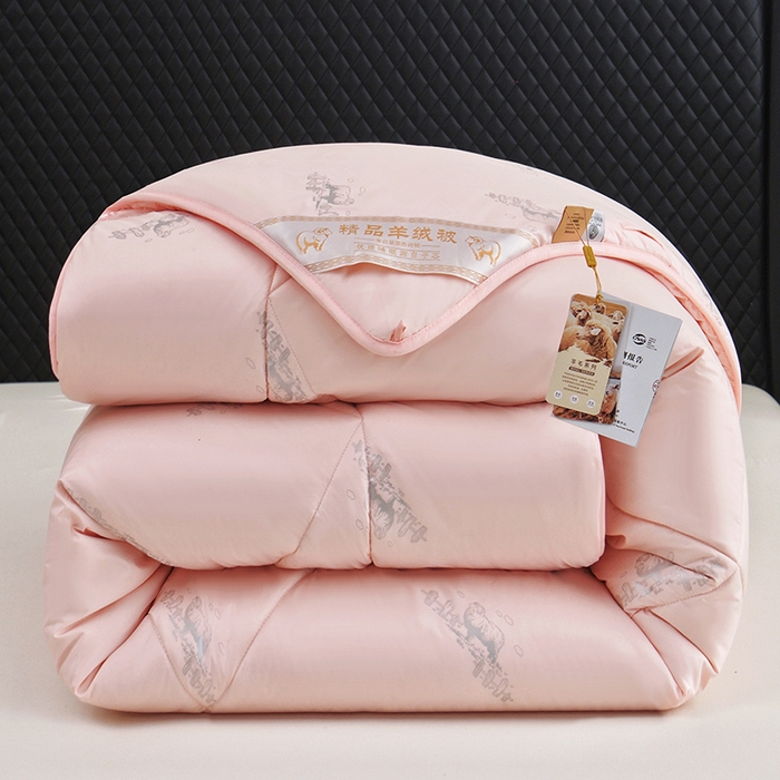 91家纺网 家纺一手货源 找家纺 美丽折家纺 2025新款羊绒被印花系列 印花玉色