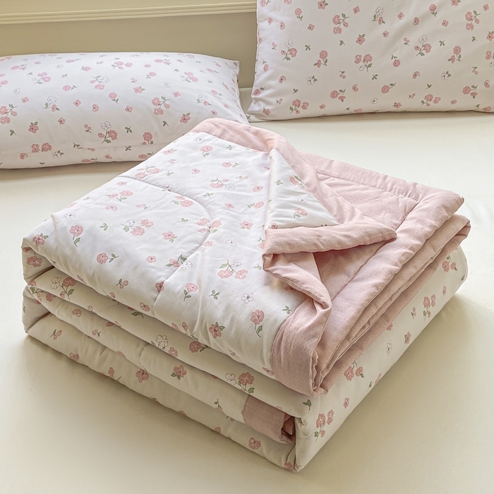 91家纺网 家纺一手货源 找家纺 （总）沃尔居 2025新款双面全棉印花夏被可机洗小清新纯棉夏凉被薄被芯空调被子