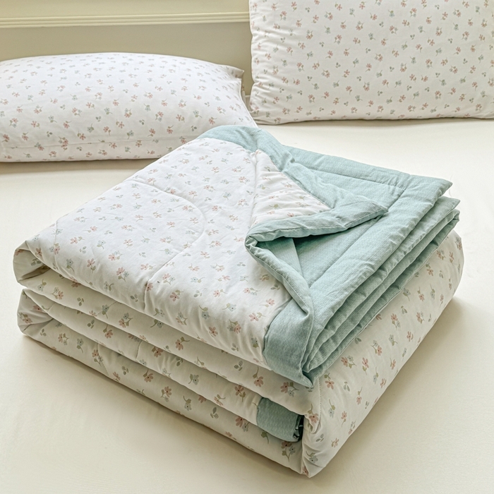 91家纺网 家纺一手货源 找家纺 （总）沃尔居 2025新款双面全棉印花夏被可机洗小清新纯棉夏凉被薄被芯空调被子