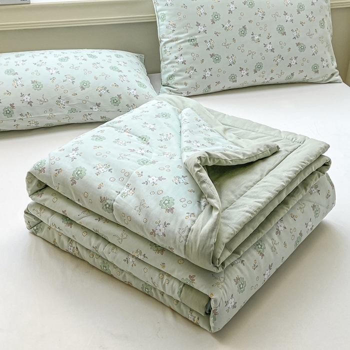 91家纺网 家纺一手货源 找家纺 （总）沃尔居 2025新款双面全棉印花夏被可机洗小清新纯棉夏凉被薄被芯空调被子