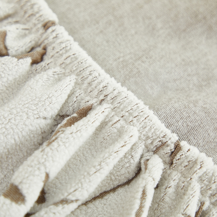 91家纺网 家纺一手货源 找家纺 丝绮鹿 2025新款雕花绒-麦浪沙发套松紧款（三人图）麦浪系列 麦浪-云灰