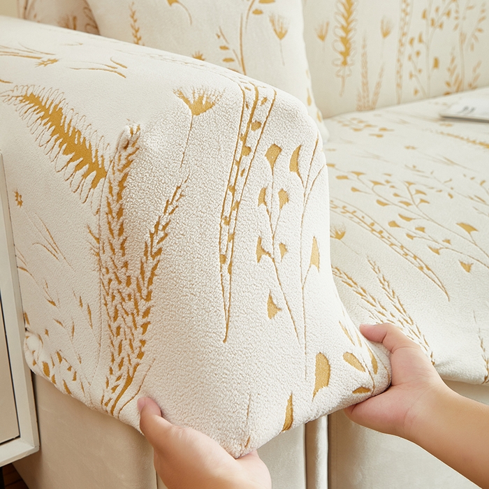 91家纺网 家纺一手货源 找家纺 丝绮鹿 2025新款雕花绒-麦浪沙发套松紧款（三人图）麦浪系列 麦浪-奶白