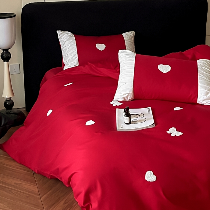 91家纺网 家纺一手货源 找家纺 理想家家纺 2025新款纯棉轻奢刺绣四件套--心愿系列场景二 心愿红