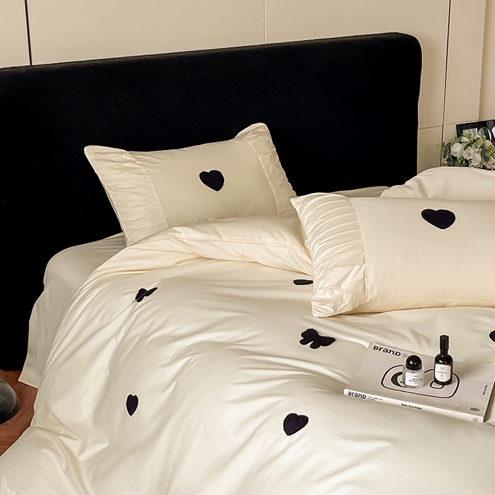 91家纺网 家纺一手货源 找家纺 理想家家纺 2025新款纯棉轻奢刺绣四件套--心愿系列场景二 心愿黄