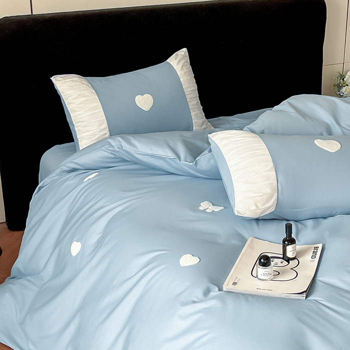 91家纺网 家纺一手货源 找家纺 理想家家纺 2025新款纯棉轻奢刺绣四件套--心愿系列场景二 心愿蓝