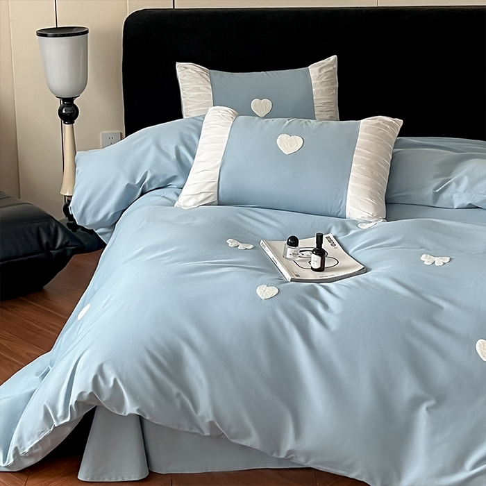 91家纺网 家纺一手货源 找家纺 理想家家纺 2025新款纯棉轻奢刺绣四件套--心愿系列场景二 心愿蓝