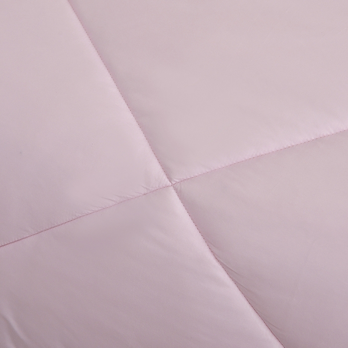 91家纺网 家纺一手货源 找家纺 美丽折家纺 2025新款羊绒被纯色系列 粉色