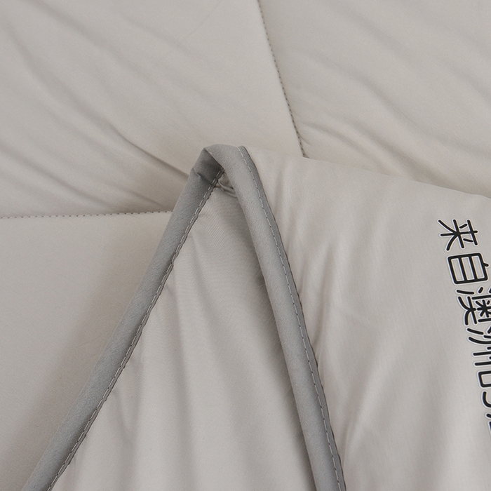 91家纺网 家纺一手货源 找家纺 美丽折家纺 2025新款羊绒被纯色系列 灰色