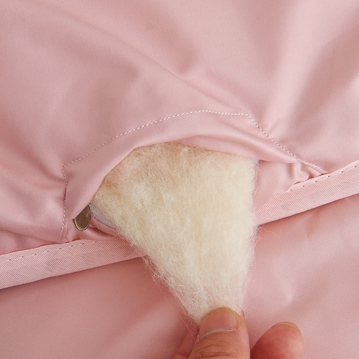 91家纺网 家纺一手货源 找家纺 美丽折家纺 2025新款羊绒被纯色系列 玉色