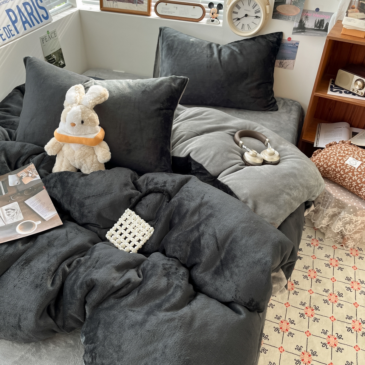 91家纺网 家纺一手货源 找家纺 优承佳  2025新款高克重纯色双拼牛奶绒四件套系列 爵士灰+月光灰