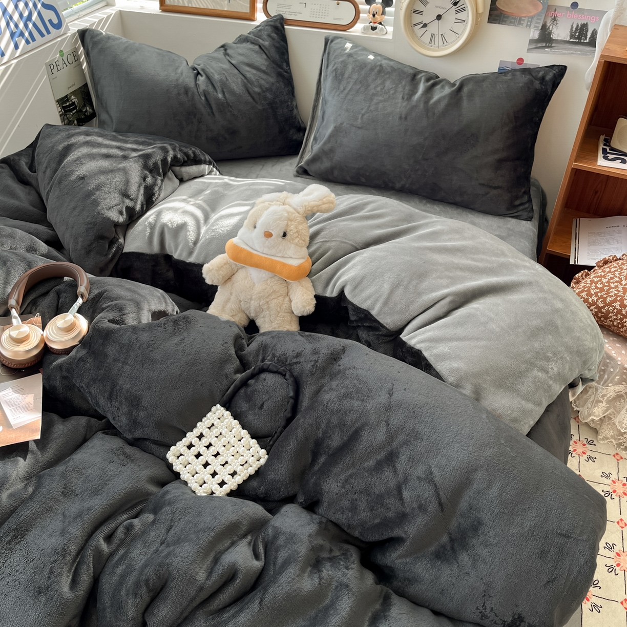 91家纺网 家纺一手货源 找家纺 优承佳  2025新款高克重纯色双拼牛奶绒四件套系列 爵士灰+月光灰