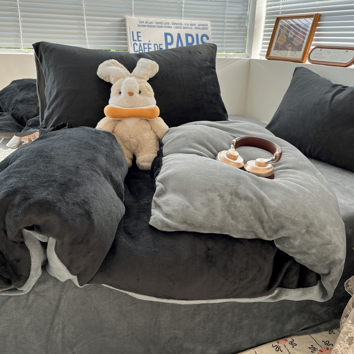 91家纺网 家纺一手货源 找家纺 优承佳  2025新款高克重纯色双拼牛奶绒四件套系列 爵士灰+月光灰