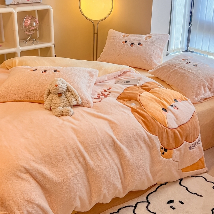 91家纺网 家纺一手货源 找家纺 （总）懒猫家纺 2025新款兔毛绒贴布绣四件套