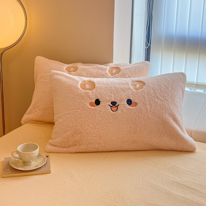 91家纺网 家纺一手货源 找家纺 （总）懒猫家纺 2025新款兔毛绒贴布绣四件套