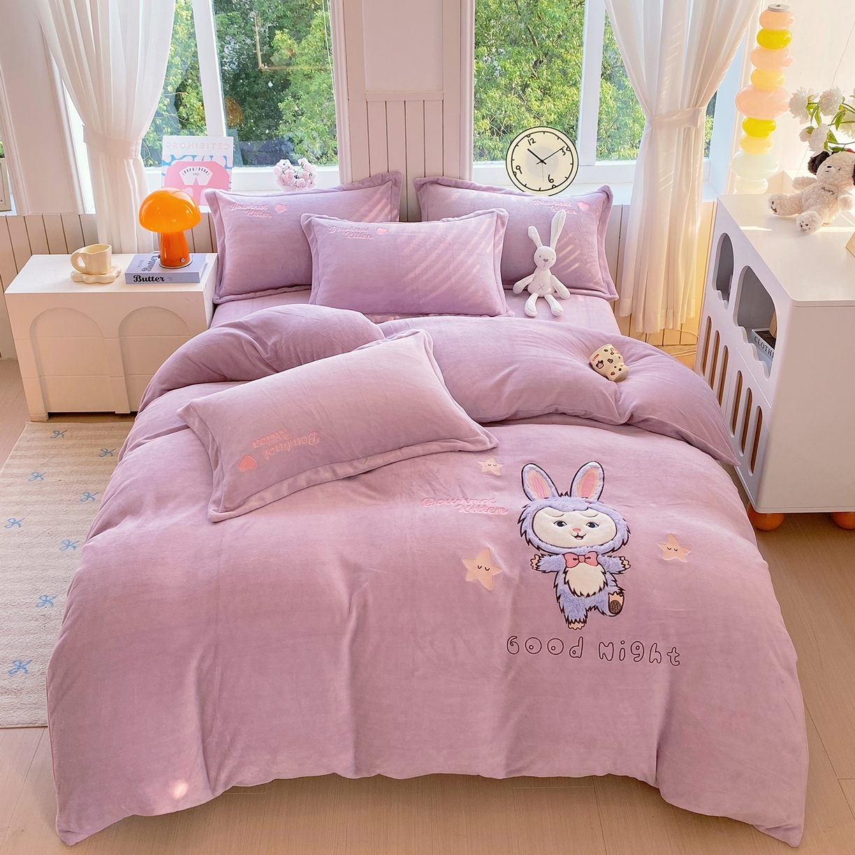 91家纺网 家纺一手货源 找家纺 （总）悦织湾家纺 2025新款9斤重牛奶绒四件套纯色贴布绣人件富贵系列240克重高密保暖轻奢时尚床上用品4件套