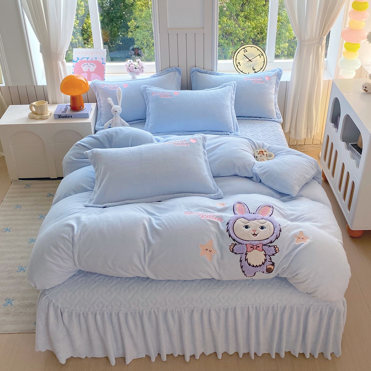 91家纺网 家纺一手货源 找家纺 （总）悦织湾家纺 2025新款9斤重牛奶绒四件套纯色贴布绣人件富贵系列240克重高密保暖轻奢时尚床上用品4件套