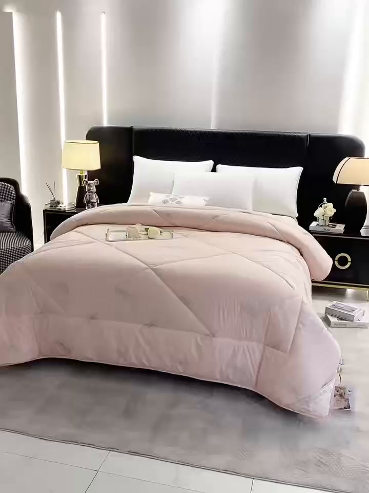 91家纺网 家纺一手货源 找家纺 美丽折家纺 2025新款羊绒被印花系列 印花玉色