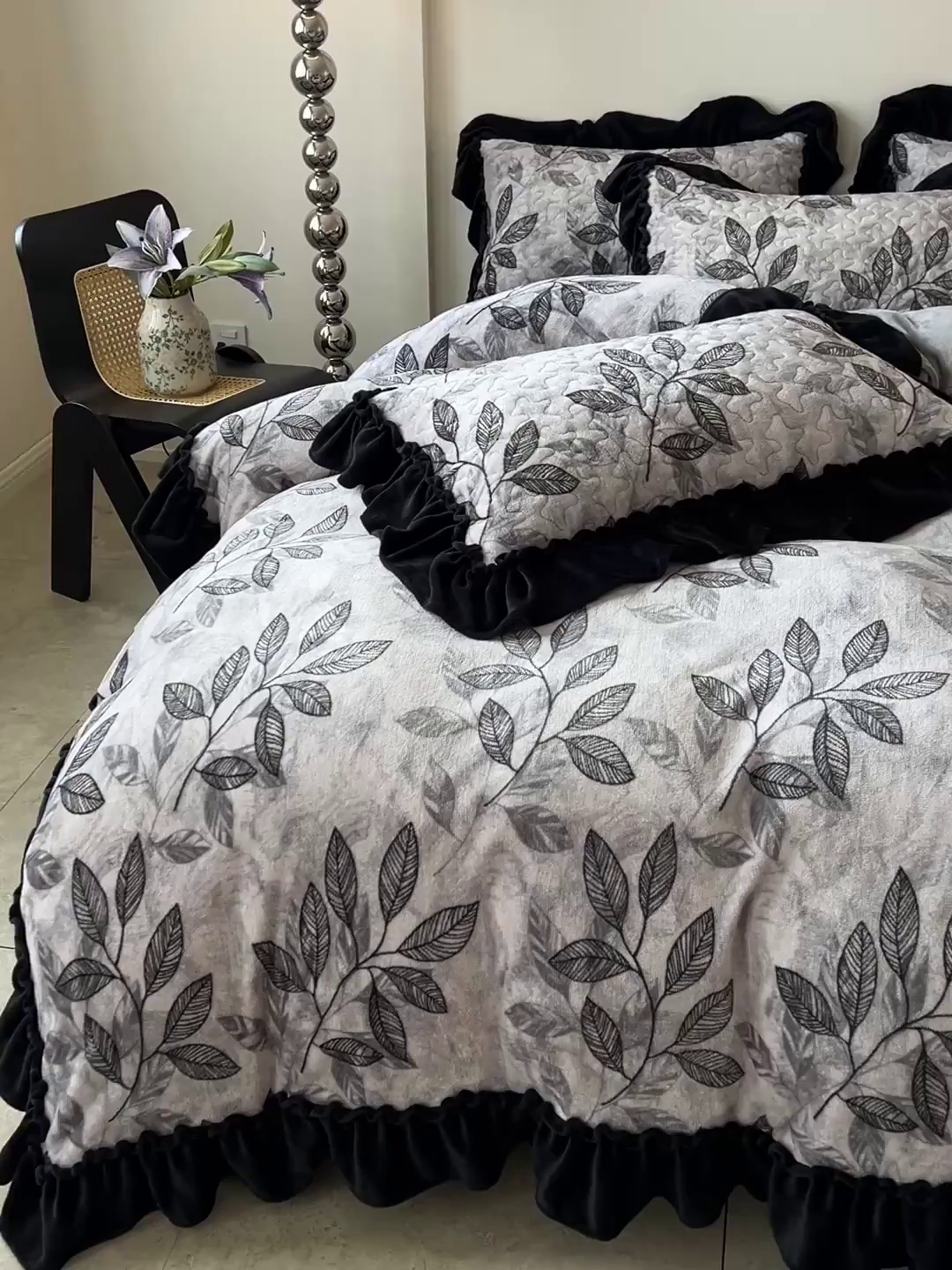 91家纺网 家纺一手货源 找家纺 （总）ME/ERA HOME寐时代 2025新款牛奶绒赫本风夹棉床盖四件套