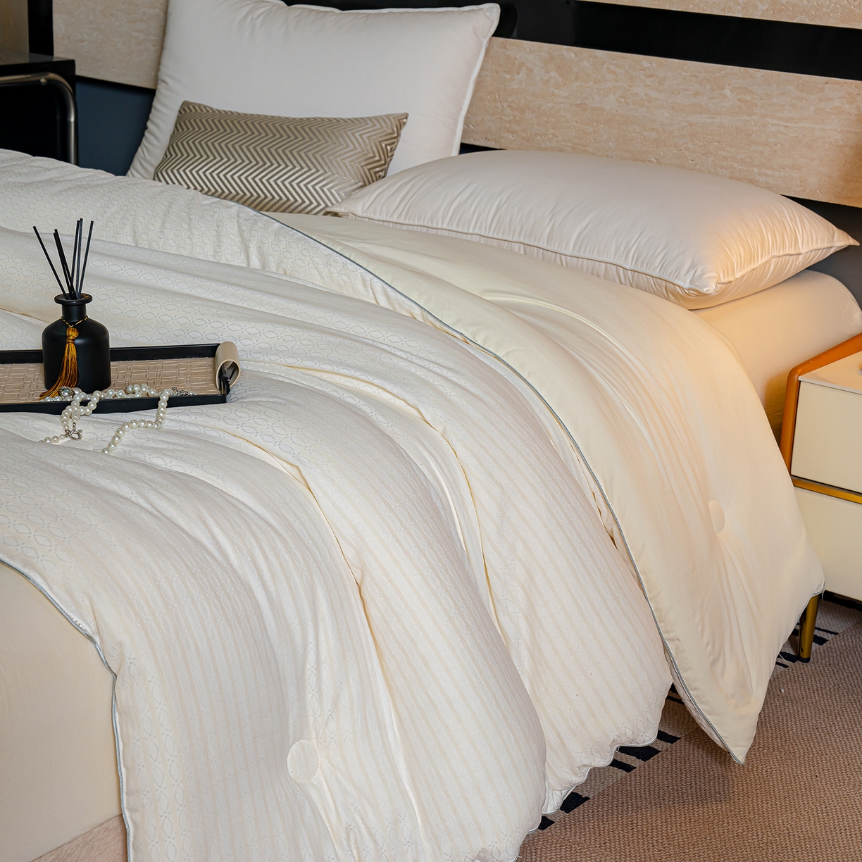 91家纺网 家纺一手货源 找家纺 蓝冰家纺 2025新款亲肤发财树提花大豆被子被芯 提花-白色