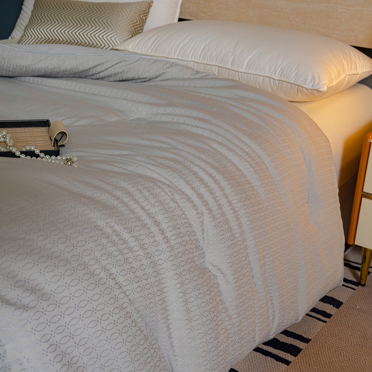 91家纺网 家纺一手货源 找家纺 蓝冰家纺 2025新款亲肤发财树提花大豆被子被芯 提花-古典灰