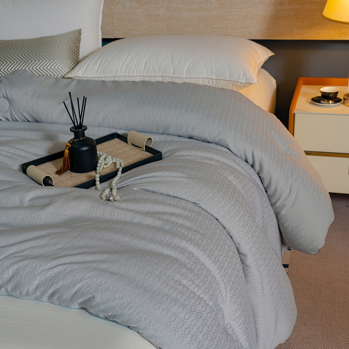 91家纺网 家纺一手货源 找家纺 蓝冰家纺 2025新款亲肤发财树提花大豆被子被芯 提花-古典灰