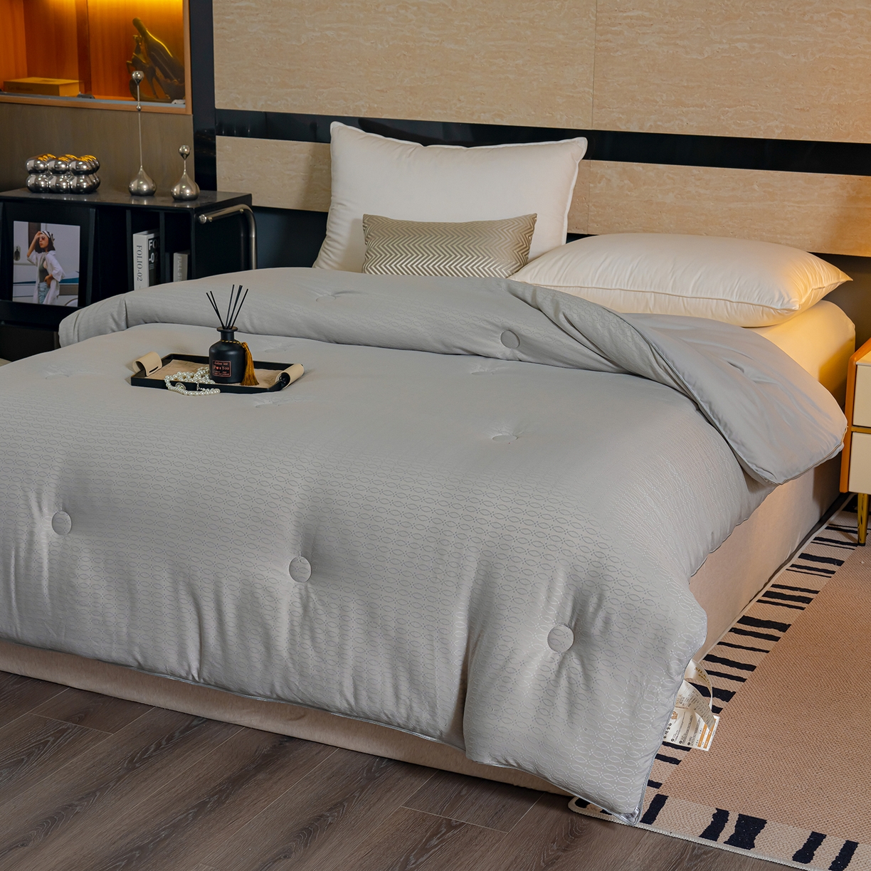 91家纺网 家纺一手货源 找家纺 蓝冰家纺 2025新款亲肤发财树提花大豆被子被芯 提花-古典灰