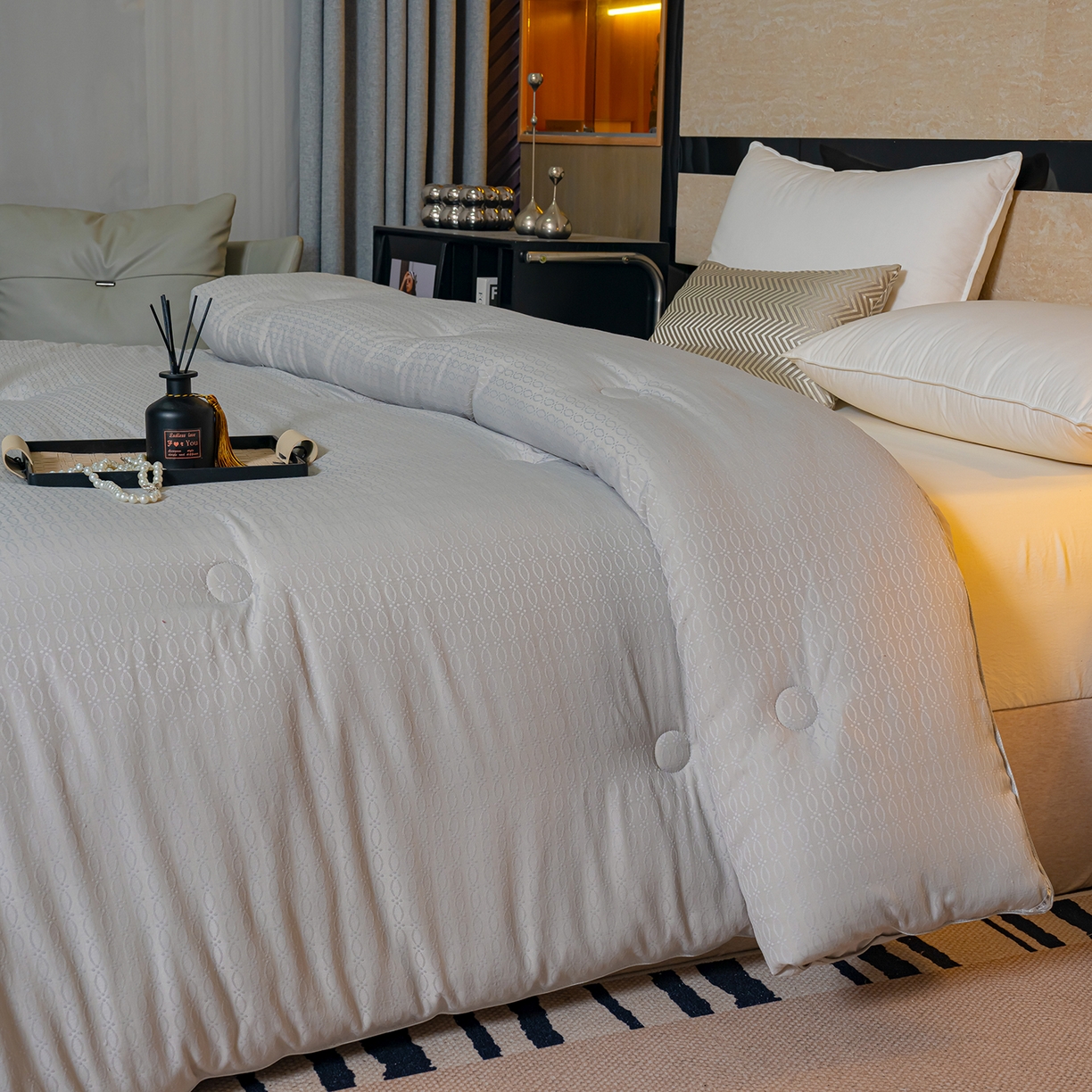 91家纺网 家纺一手货源 找家纺 蓝冰家纺 2025新款亲肤发财树提花大豆被子被芯 提花-古典灰