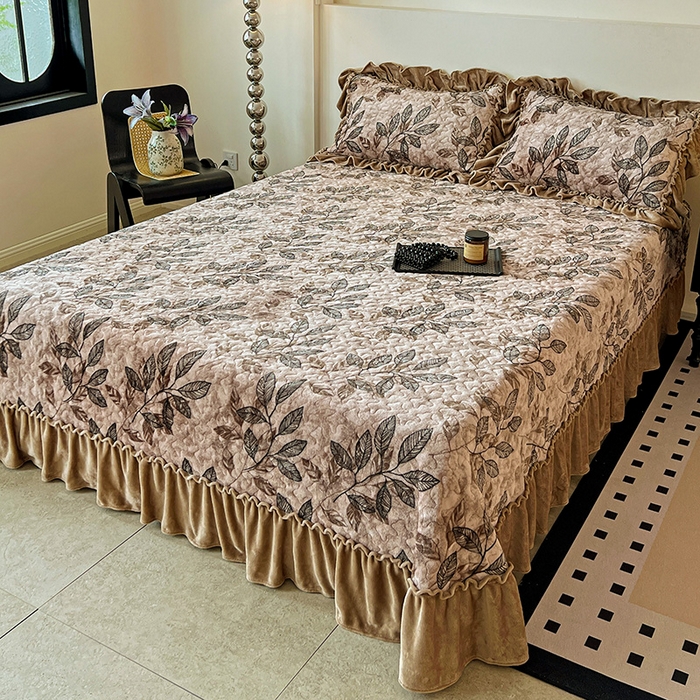 91家纺网 家纺一手货源 找家纺 ME/ERA HOME寐时代 2025新款牛奶绒赫本风夹棉床盖四件套 知叶-咖