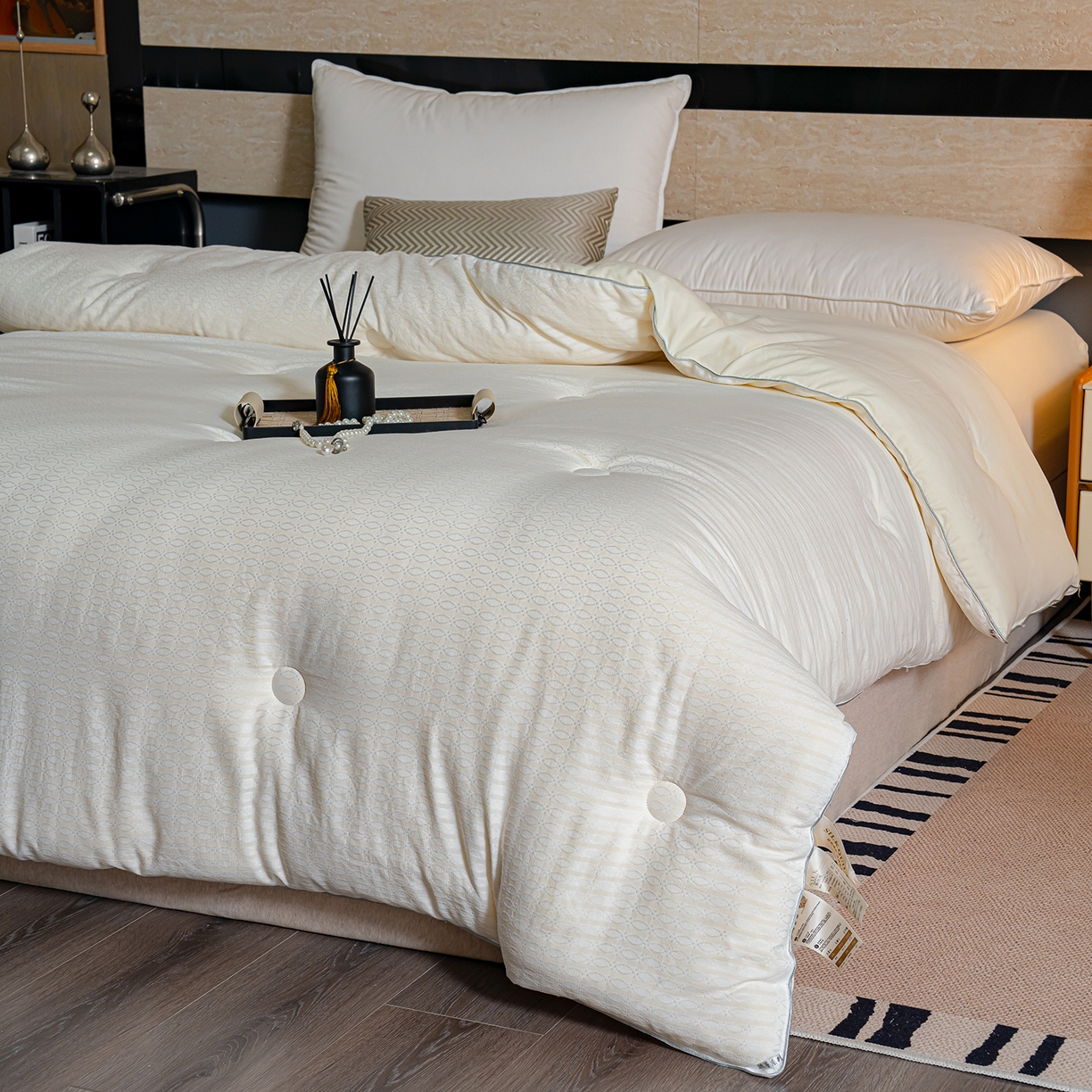 91家纺网 家纺一手货源 找家纺 蓝冰家纺 2025新款亲肤发财树提花大豆被子被芯 提花-白色