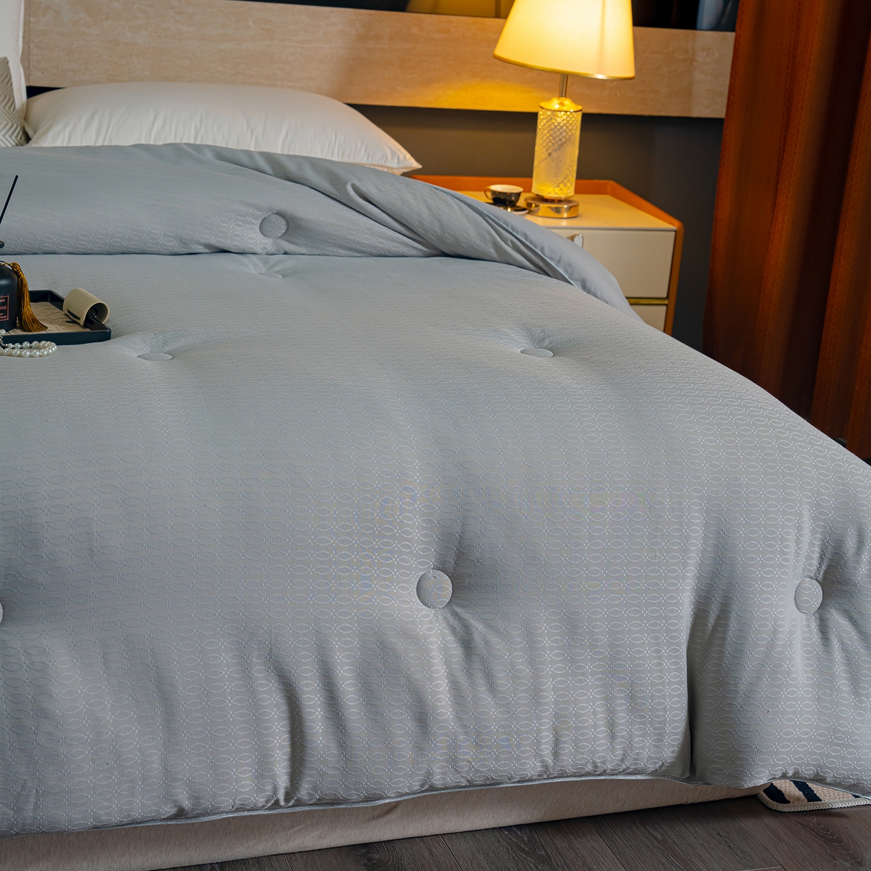 91家纺网 家纺一手货源 找家纺 蓝冰家纺 2025新款亲肤发财树提花大豆被子被芯 提花-古典灰