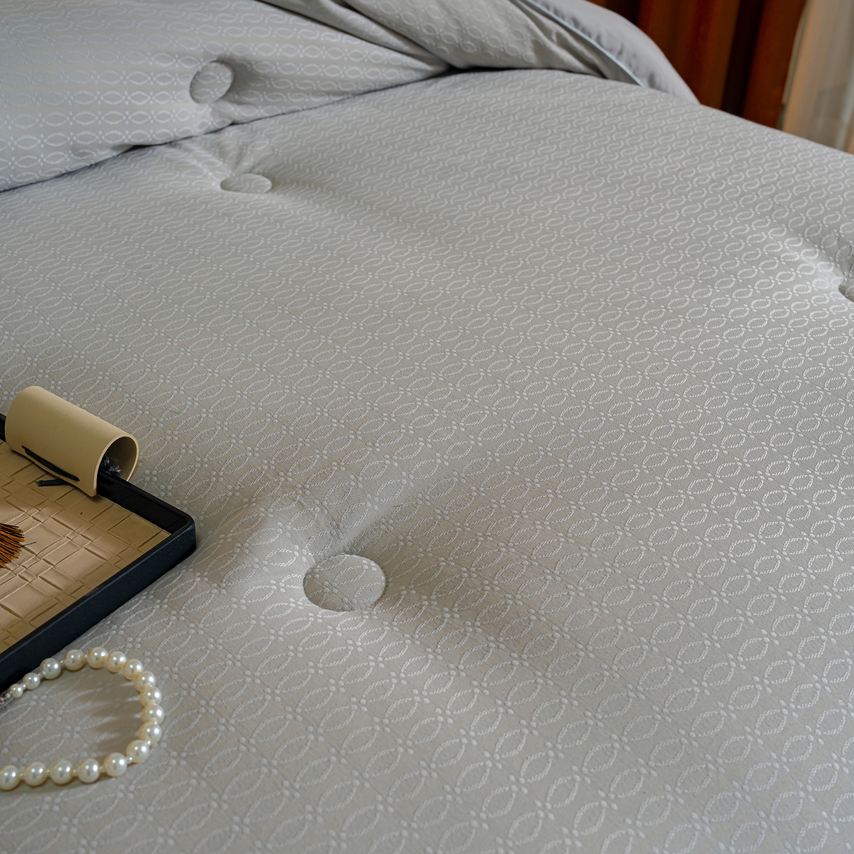 91家纺网 家纺一手货源 找家纺 蓝冰家纺 2025新款亲肤发财树提花大豆被子被芯 提花-古典灰