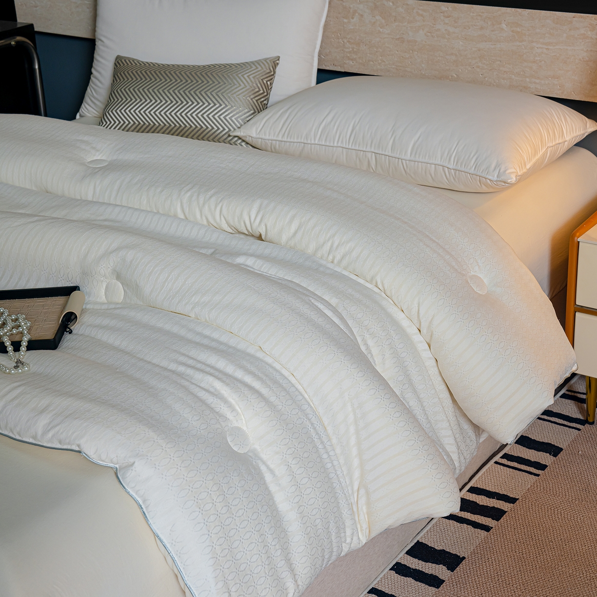 蓝冰家纺 2025新款亲肤发财树提花大豆被子被芯 提花-白色