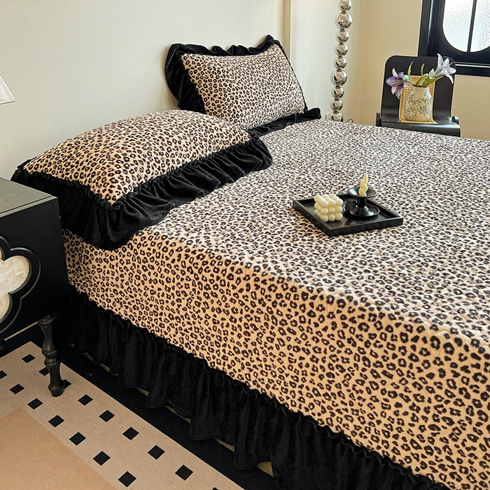 91家纺网 家纺一手货源 找家纺 （总）ME/ERA HOME寐时代 2025新款牛奶绒赫本风夹棉床盖三件套