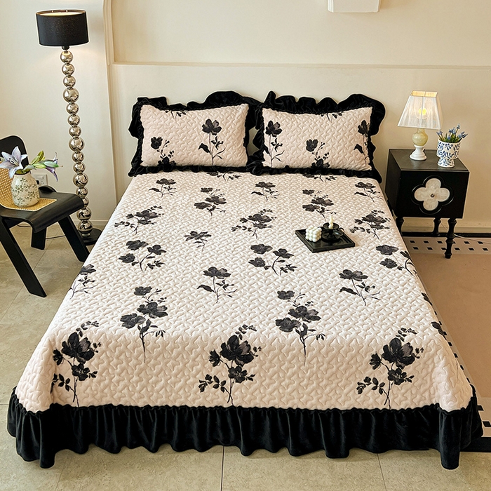 91家纺网 家纺一手货源 找家纺 ME/ERA HOME寐时代 2025新款牛奶绒赫本风夹棉床盖三件套 雅韵-米