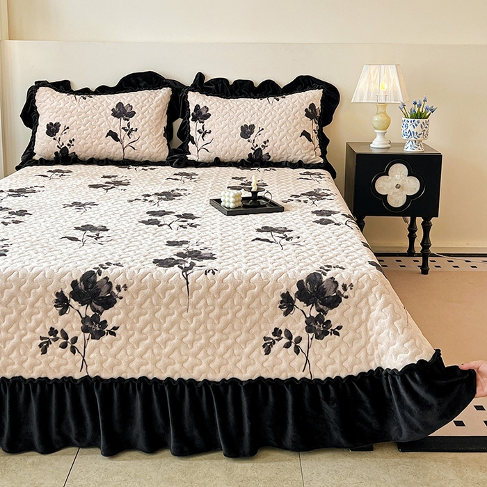 91家纺网 家纺一手货源 找家纺 ME/ERA HOME寐时代 2025新款牛奶绒赫本风夹棉床盖四件套 雅韵-米