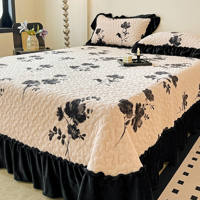 91家纺网 家纺一手货源 找家纺 ME/ERA HOME寐时代 2025新款牛奶绒赫本风夹棉床盖四件套 雅韵-米