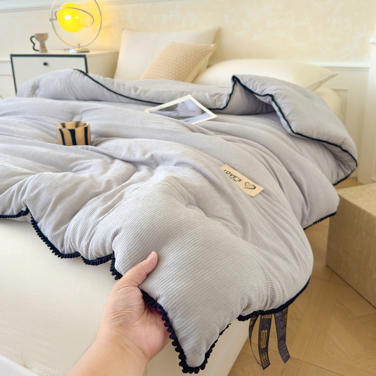 91家纺网 家纺一手货源 找家纺 蓝冰家纺 2025新款保暖雪尼绒大豆被冬被被子被芯 典雅灰