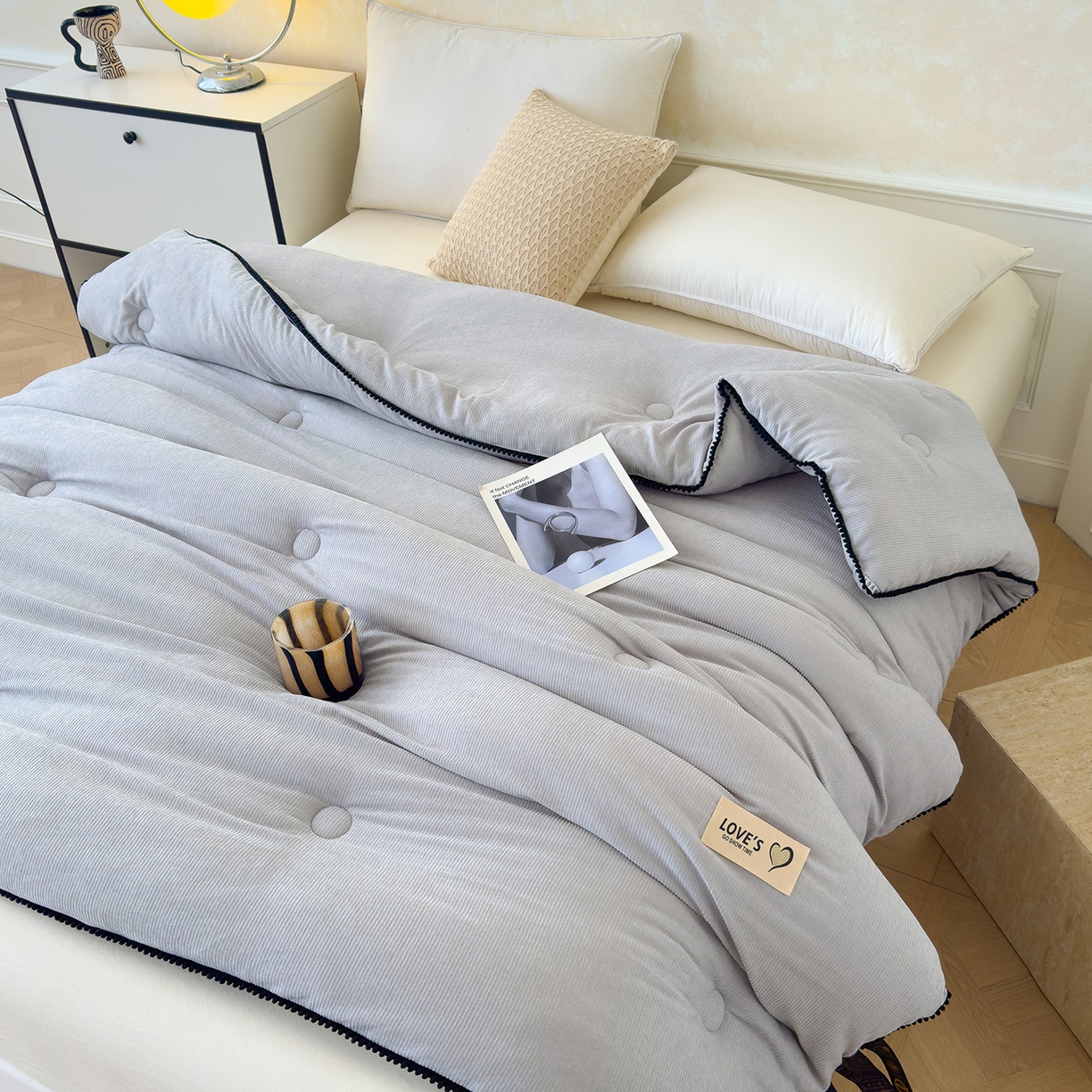 91家纺网 家纺一手货源 找家纺 蓝冰家纺 2025新款保暖雪尼绒大豆被冬被被子被芯 典雅灰