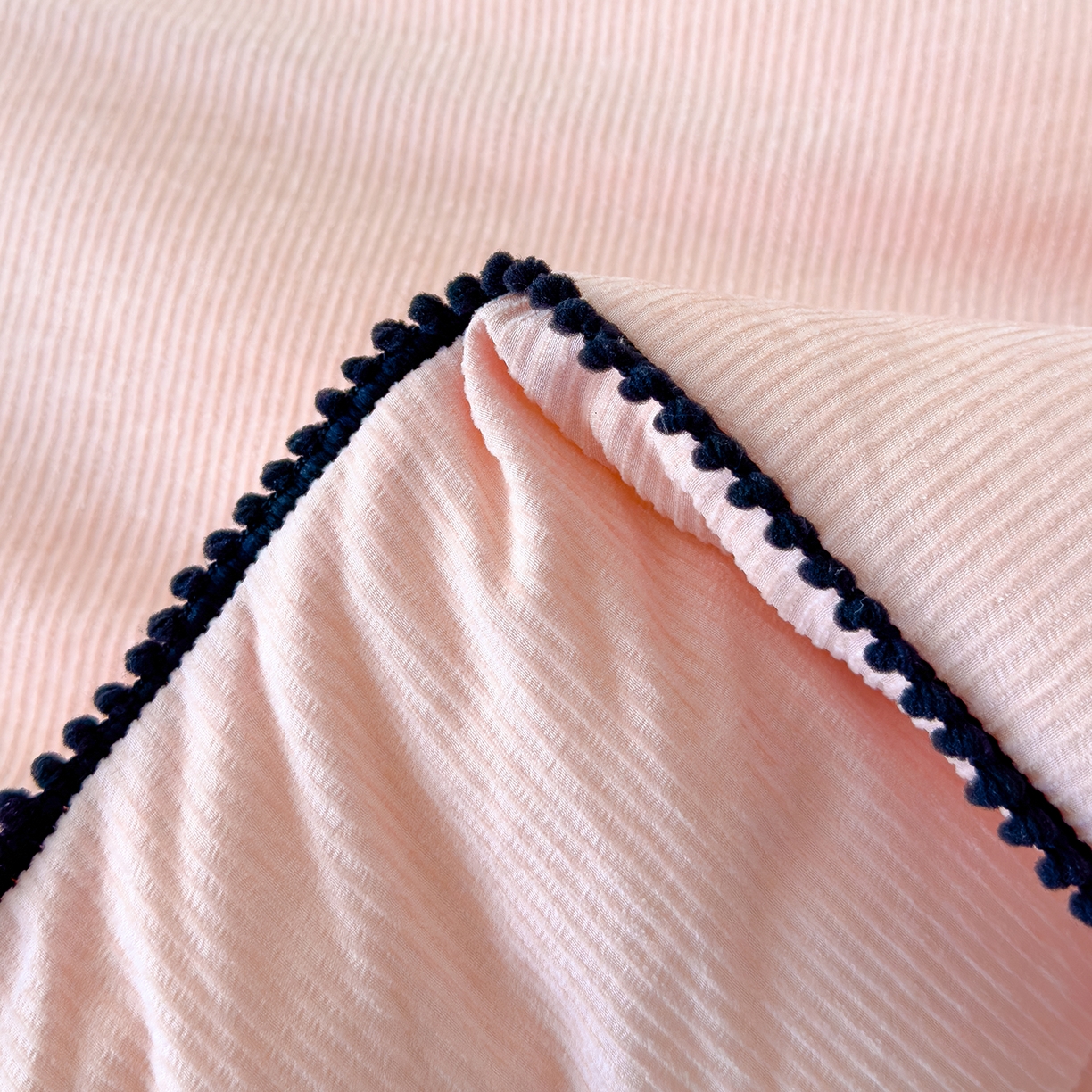 91家纺网 家纺一手货源 找家纺 蓝冰家纺 2025新款保暖雪尼绒大豆被冬被被子被芯 墨玉色